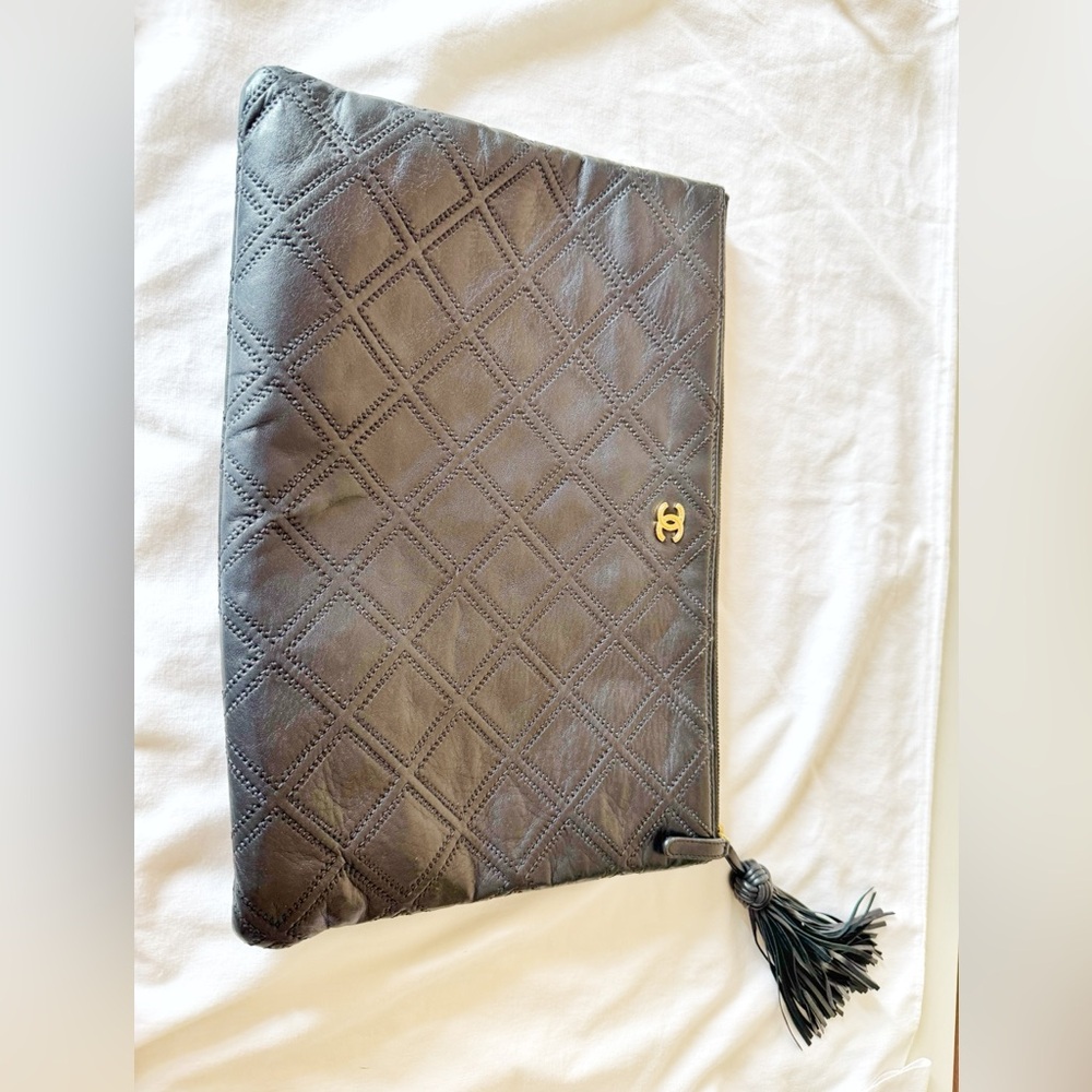 Vintage Chanel Quilted Tassel Pouch – Black Lambskin, Gold Hardware